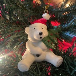 Vintage polar bear ornament cool to the touch❄️